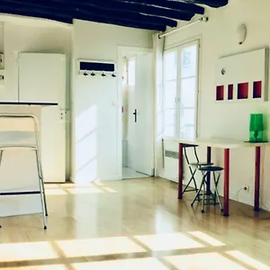  Appartement Cosy 25 Sqm In Heart Of